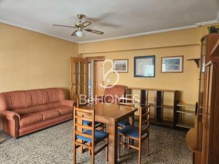 Appartement  Carre del dia del'estalvi. Amplia vivienda con ascensor