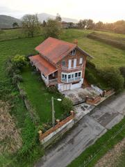 Chalet  Calle san pedro 49. Vivienda unifamiliar en parcela propia muy cerca de laredo