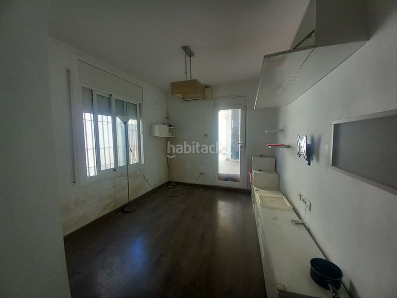 Foto 949b9748-145d-4688-9879-9101b0d84e2e. Casa aparellada a Centre Masnou (El)