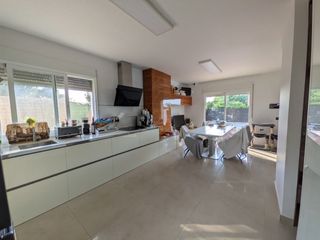 Chalet  Calle albor�n. Espectacular chalet independiente con piscina en la mejor zona d