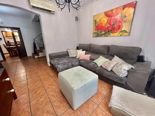 Casa en Centro - Doa Mercedes. Magnfica casa de doble planta seminueva  en reyes catlicos, do