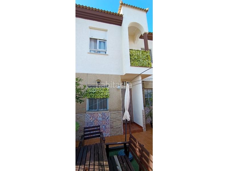 Foto 3c7a856b-0e1e-4eb2-b951-68d0583c48c5. Chalet fantástico adosado en Trigueros