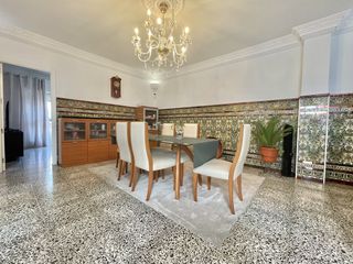Flat in El Arenal - La Pólvora. Gran oportunidad en el centro de dos hermanas  5 dormitorios y 1