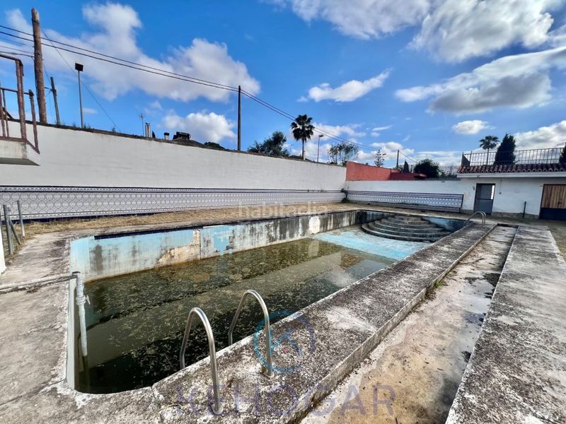 Foto ecf05150-1197-4c09-b327-920c7b7fadfb. Xalet amb aparcament piscina a La Motilla - Fuente del Rey Dos Hermanas