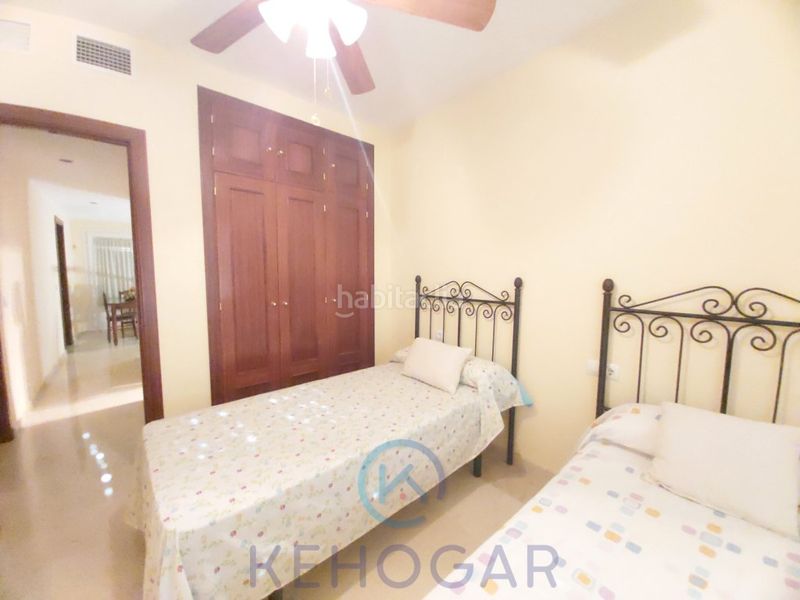 Foto c5a40464-7107-4062-8291-14bd0f95ffb7. Casa amb aparcament a Arco Norte - Avda España Dos Hermanas