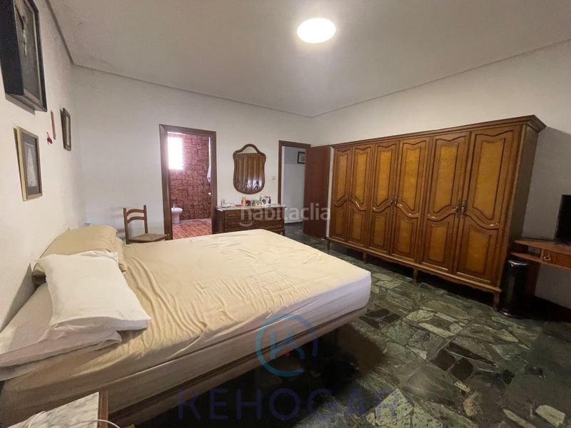 Foto 5e2e112e-a4d0-489e-a52a-c1c2615072d5. Casa amb aparcament a Centro - Doña Mercedes Dos Hermanas