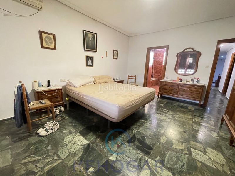 Foto fb1eebcb-a53d-4b8f-8798-786fb3b355ac. Casa amb aparcament a Centro - Doña Mercedes Dos Hermanas