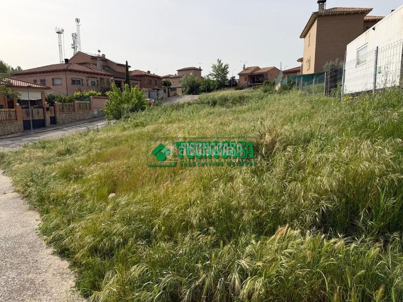 Foto 81ce56e7-ba7e-4c80-a411-0c04a6ea432f. Terreny residencial a Méntrida