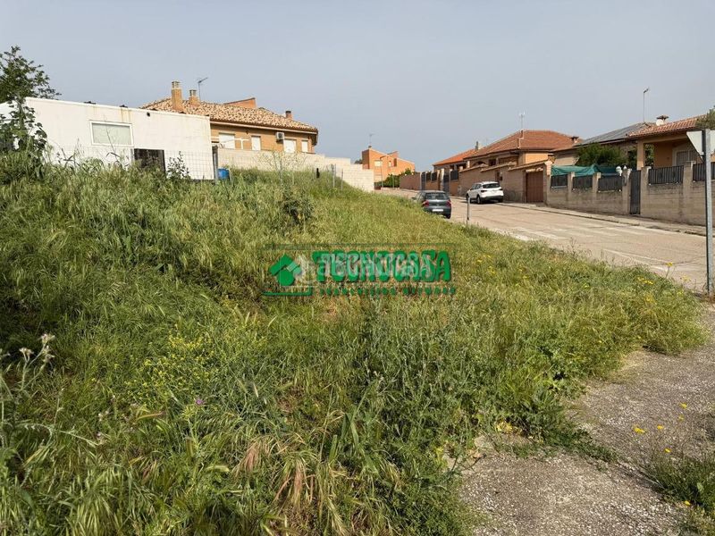 Foto ae7dfebf-bd59-4670-bf27-ffd03d93eaab. Terreny residencial a Méntrida