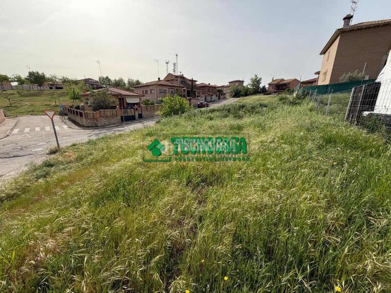 Foto c3cd5e5a-1533-460f-8533-f980949be882. Terreny residencial a Méntrida