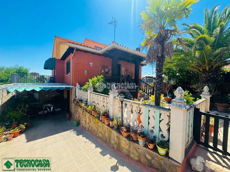 Foto 474c8609-5818-40af-8f9c-37570fa96164. Casa amb aparcament a Méntrida