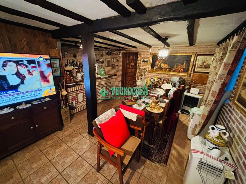 Foto 96a58f9d-e384-485b-a140-79d796d75892. Casa a Méntrida