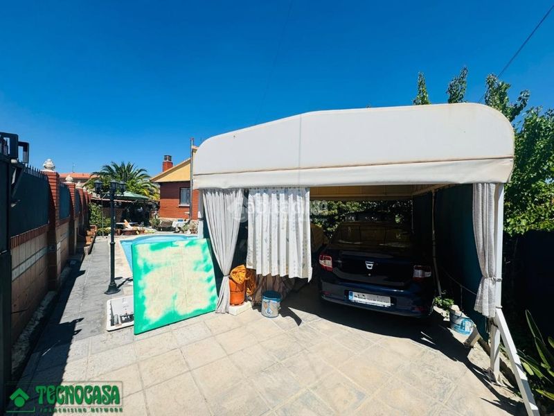 Foto a45c106f-08c7-4de0-bd5c-28f9afd870d7. Casa amb aparcament a Méntrida