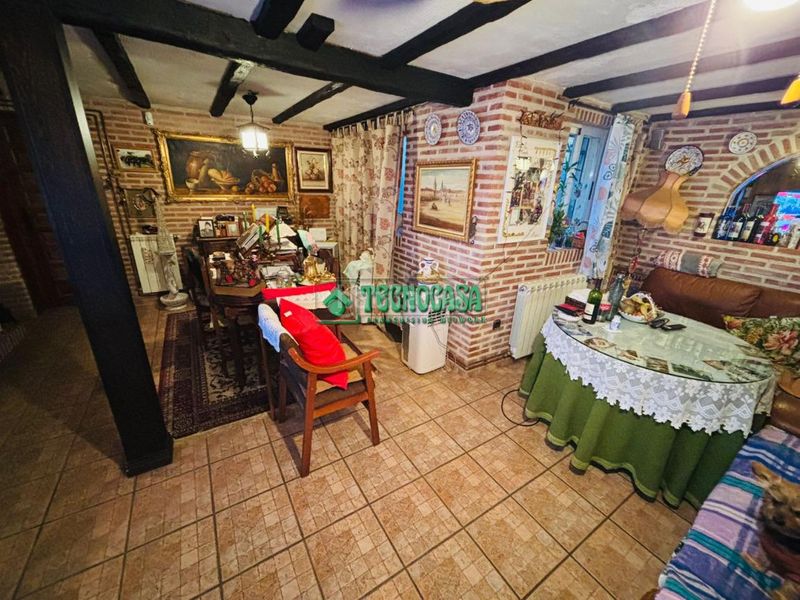 Foto c46ac856-3dc5-4a88-860c-a2df7c003912. Casa a Méntrida