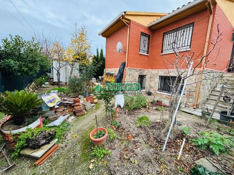 Foto ce3487e8-6a31-426a-9bac-16e35a00aa92. Casa a Méntrida