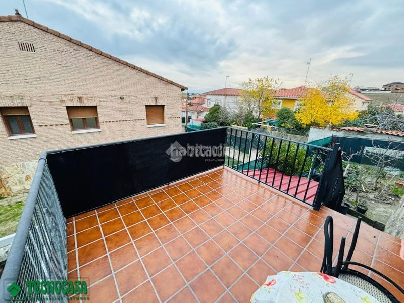 Foto ee7c491e-3dc6-47f9-9a23-4b26c89c7c49. Casa amb aparcament a Méntrida