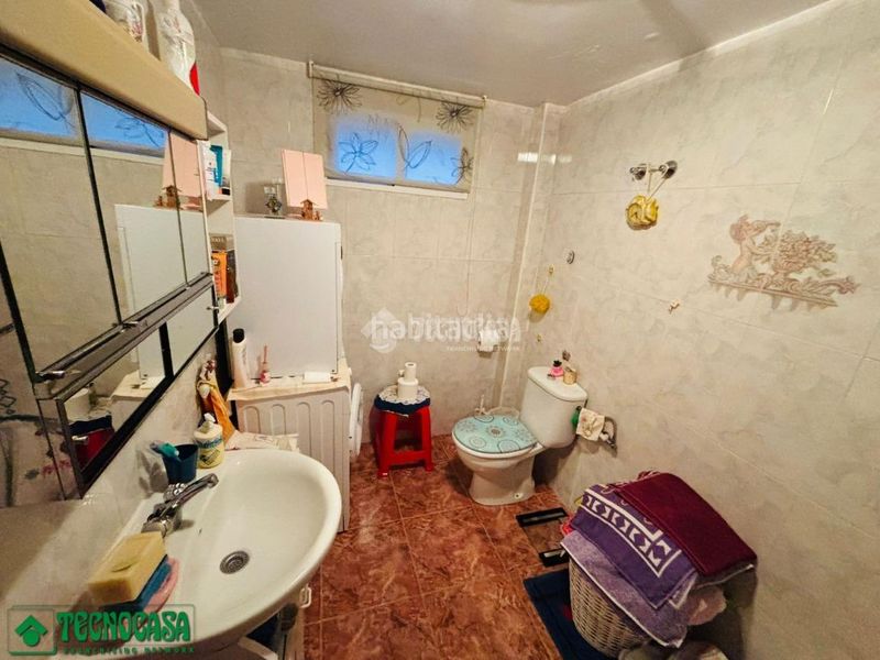 Foto f628a081-06f0-40bf-9079-86f78a4f6f24. Casa amb aparcament a Méntrida