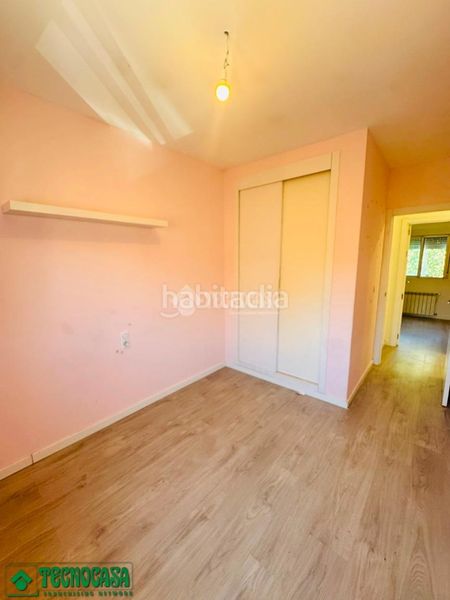 Foto 12c6d828-d928-4f4c-8fd3-504c59d42e74. Casa aparellada amb calefacció a Méntrida