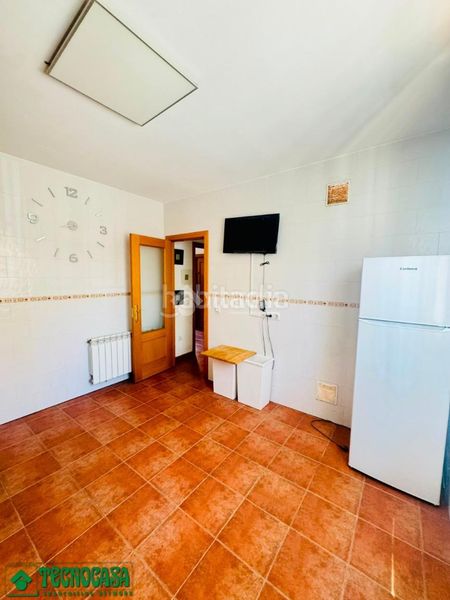 Foto 8a9bf134-e739-44e3-b2e4-f7576c8a04e7. Casa aparellada amb calefacció a Méntrida