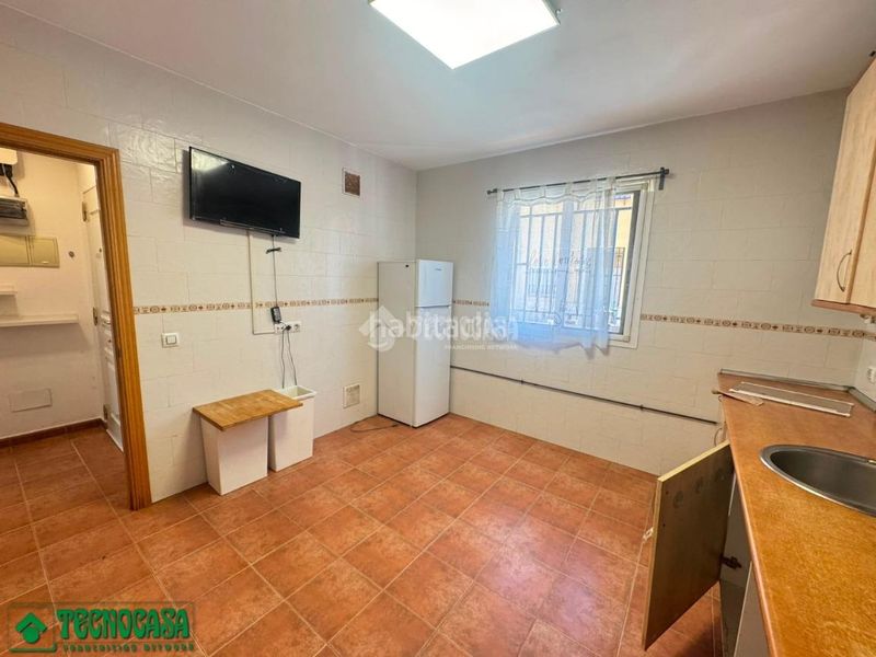Foto a94ee50d-6cda-4028-90d2-fb6db850c835. Casa aparellada amb calefacció a Méntrida