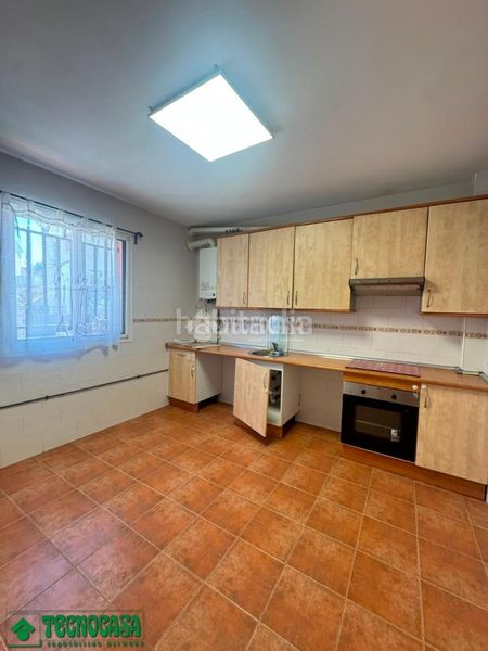 Foto d7421666-0dfe-4932-8229-4453b3d3ae1e. Casa aparellada amb calefacció a Méntrida