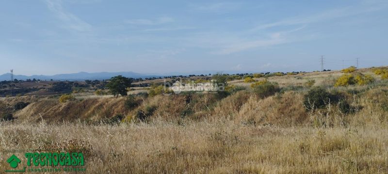 Foto ab89a23f-4f06-4b3b-9c72-f1b71188abd6. Finca rústica a Méntrida