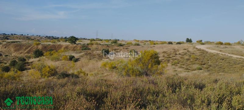 Foto b8ddbfe2-745c-436a-ac91-673fc7ad1662. Finca rústica a Méntrida