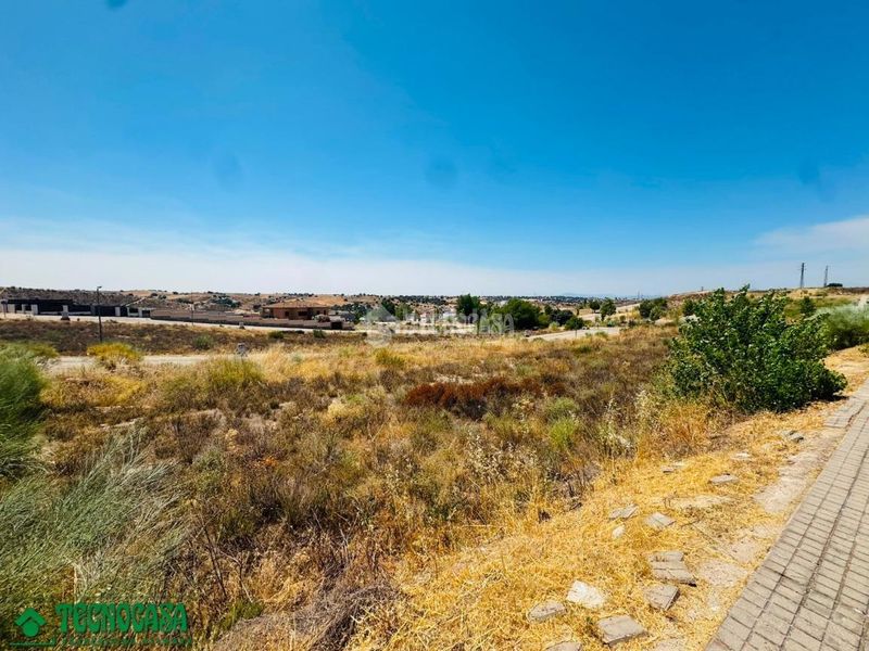 Foto 4e7f1015-c3f1-4280-a501-30d9e2e8d092. Terreno residenziale in Méntrida