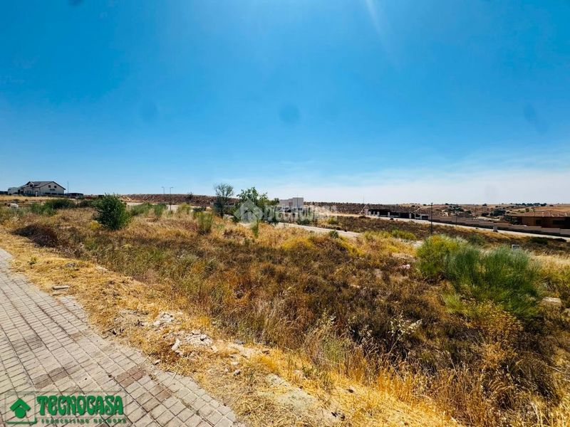Foto 55c44833-279f-40d2-a2c7-69130c11f6e9. Terreno residenziale in Méntrida