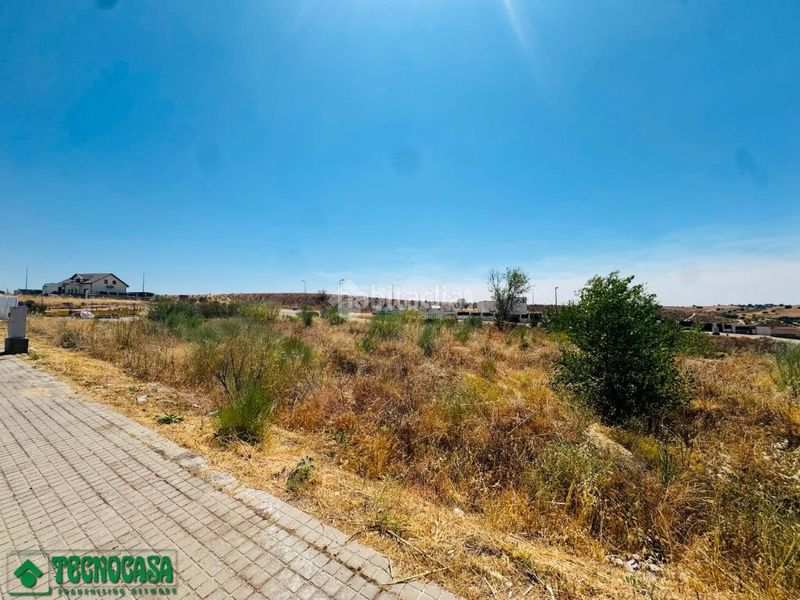Foto a38f3b17-e3ee-4940-bd06-3aa6b6bd7fe7. Terreno residenziale in Méntrida