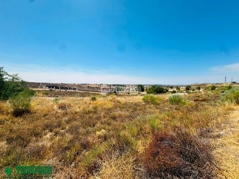 Foto c48d8246-3a3b-4418-871f-44fe766ebfe0. Terreno residenziale in Méntrida