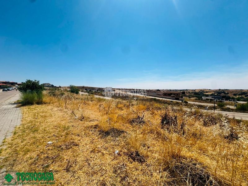 Foto ce1d2a98-6351-4773-829e-2a25229f12ba. Terreno residenziale in Méntrida