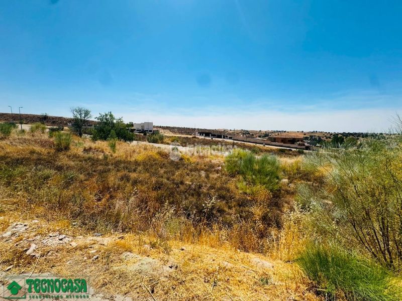 Foto d1a02e1a-2556-4d69-8080-cfddb3f8a0fb. Terreno residenziale in Méntrida