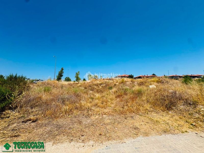 Foto dd6b6141-4aae-4649-ace7-fc5850f1e6d6. Terreno residenziale in Méntrida