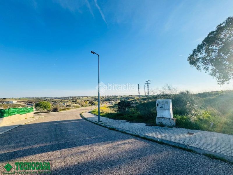 Foto d43d8529-bfec-4a38-add9-6fa7542660b3. Terreny residencial a Méntrida
