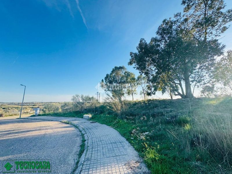 Foto f5a5bbdc-c23a-491f-aa20-c263551c61f3. Terreny residencial a Méntrida