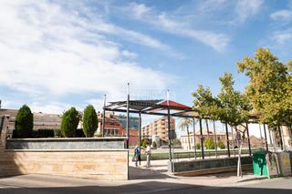 Casa aparellada a Centro ciudad. Casa en venta en linares