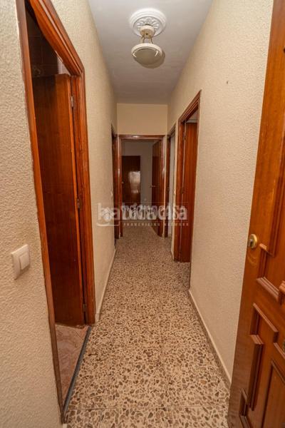 Foto 0d93c443-2045-4f75-a3bf-da6fdd5da005. Casa bifamiliare in Zona Hospital Linares