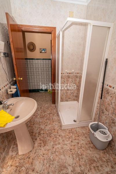 Foto 2b782980-91eb-44a3-b5bb-36e1879f08e0. Casa bifamiliare in Zona Hospital Linares