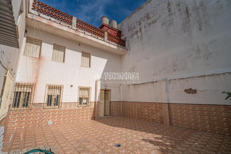 Foto 5ca939c9-2908-4838-92c8-cb9e34eb7bc1. Casa bifamiliare in Zona Hospital Linares