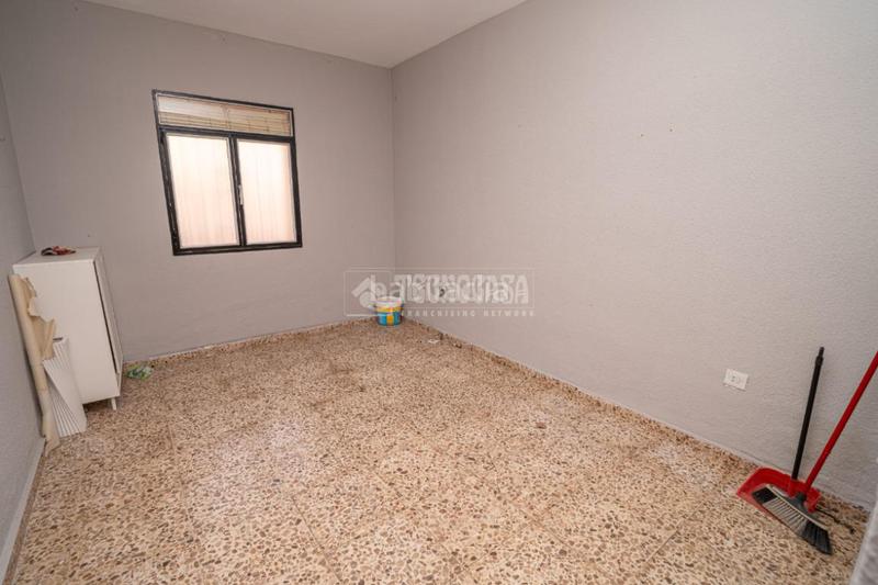 Foto 9661e3e1-43b2-40a5-8cd1-34d1a4c01500. Casa bifamiliare in Zona Hospital Linares