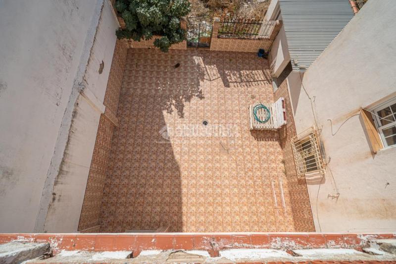 Foto e7ad2dee-a3a9-4231-a63f-1f1a311e4f34. Casa bifamiliare in Zona Hospital Linares