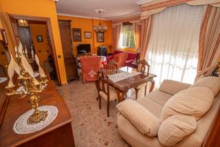 Etagenwohnung in Zona Hospital. Piso en venta en linares