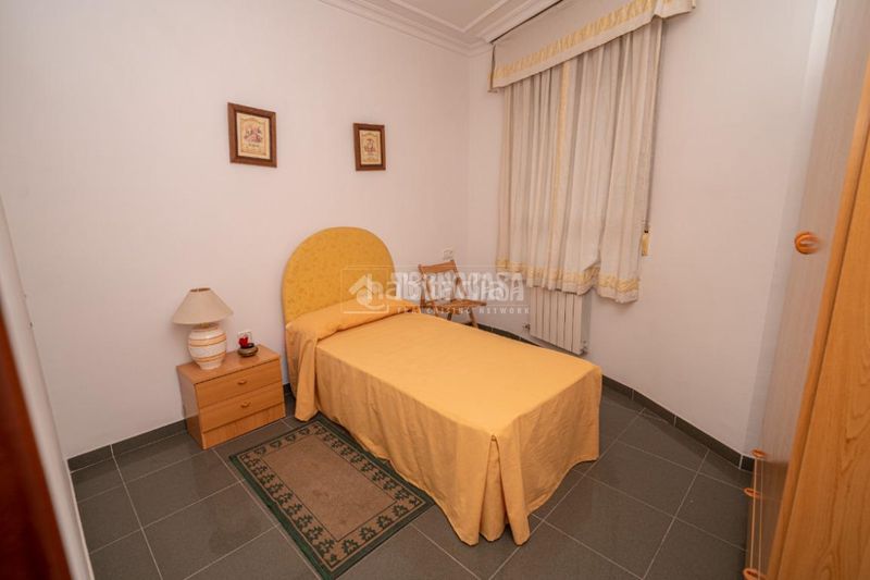 Foto 21019590-18be-484d-92a5-04fb61946c92. Pis amb aparcament a Centro ciudad Linares