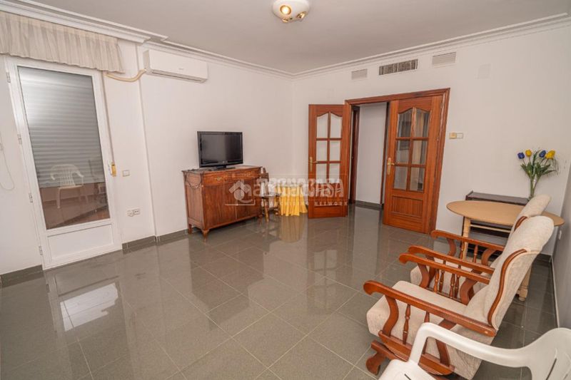 Foto 4f65d678-a4d3-4295-ab27-58824891f11e. Pis amb aparcament a Centro ciudad Linares