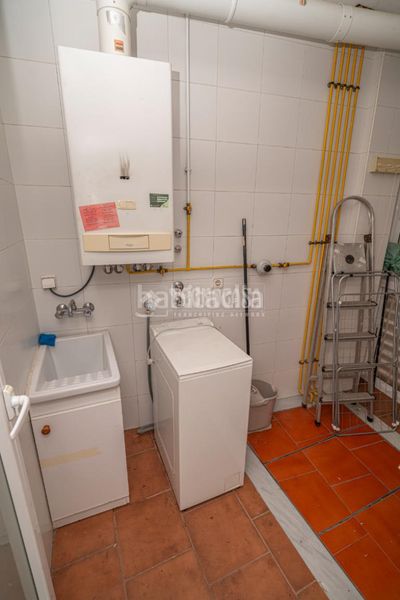 Foto f0d40778-caba-4b8c-90c4-0640de30b230. Pis amb aparcament a Centro ciudad Linares