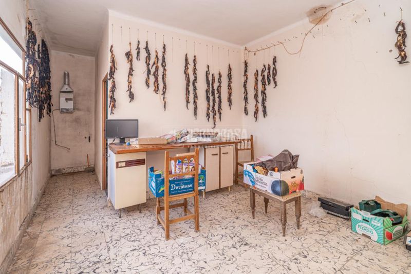 Foto 8bade437-a92f-4971-bcff-090326a0eca1. Casa aparellada a Arrayanes Linares