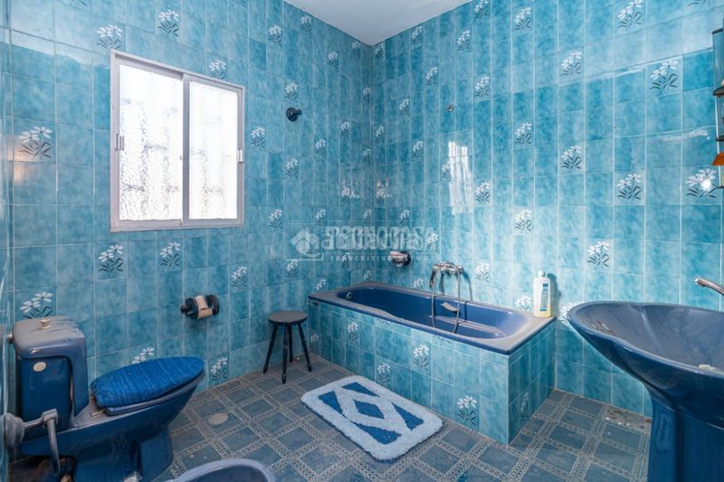 Foto 8ddd4e44-e37f-4225-857c-2bbcae38c667. Casa aparellada a Arrayanes Linares