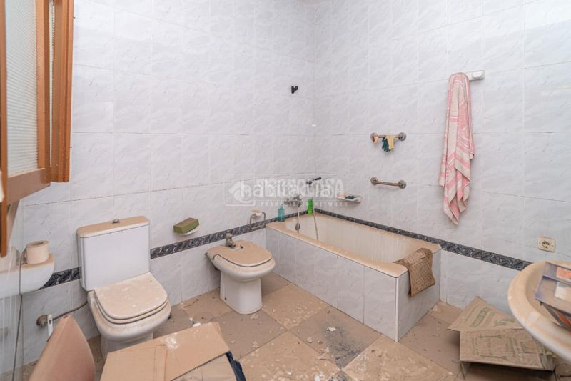 Foto b9726267-7b27-4731-b44f-17eb0f134caf. Casa aparellada a Arrayanes Linares