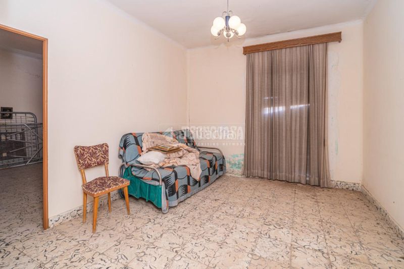 Foto bc3d62ae-6ecd-47e9-999e-d9418bd94ead. Casa aparellada a Arrayanes Linares